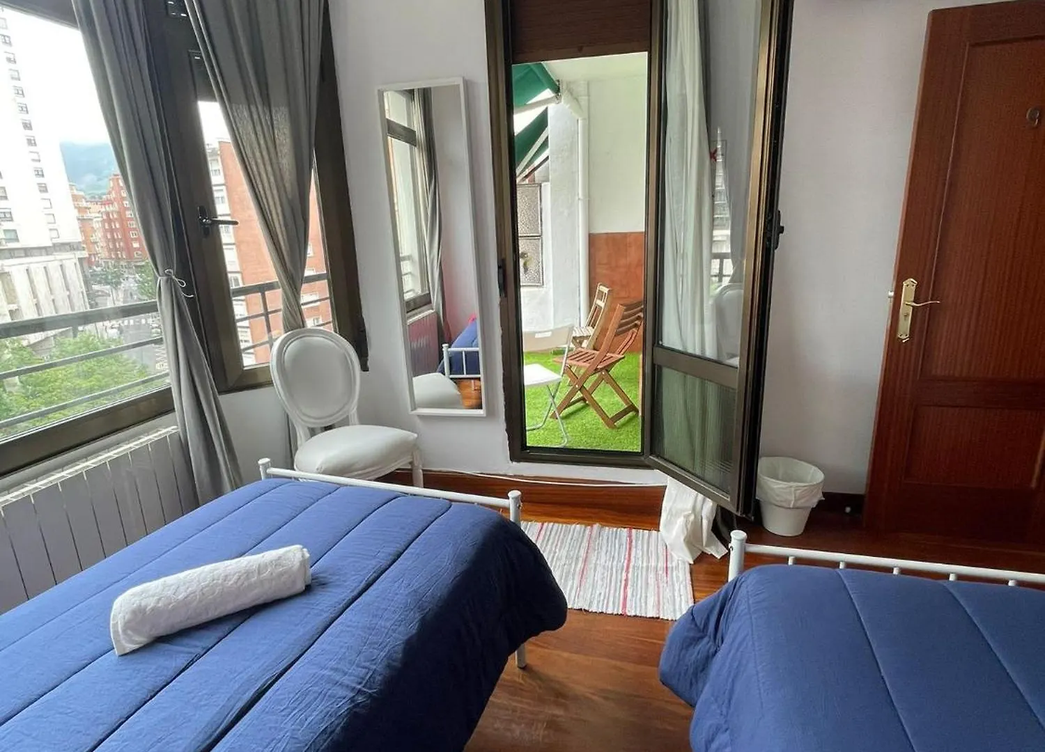 Habitacion Plaza Zabalburu Bilbao Spain
